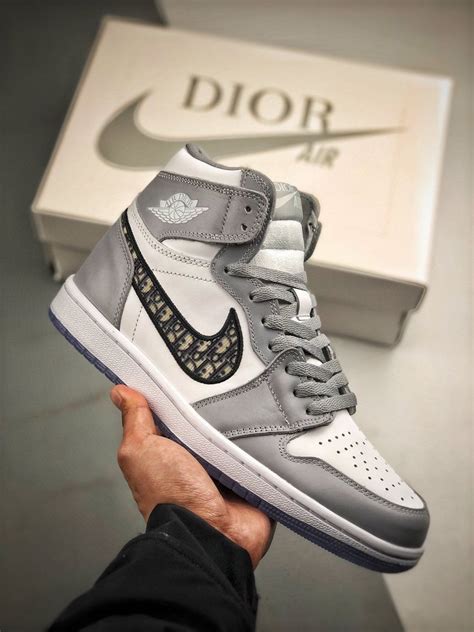 jordan dior precio original|jordan x dior shoes.